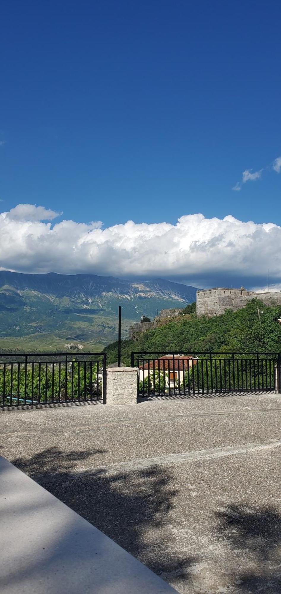 Latifi Guesthouse Gjirokastër Exteriér fotografie